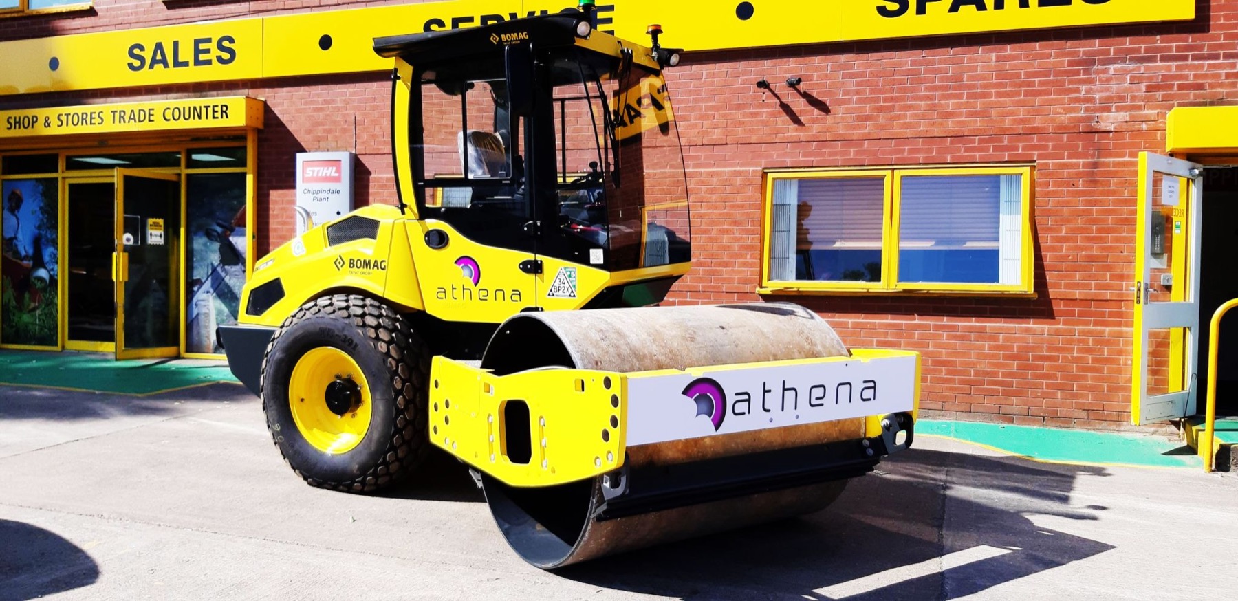 Athena-branded Bomag roller
